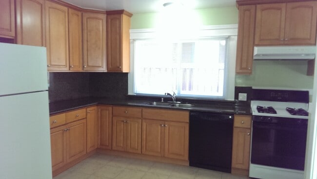 Photo - 915 Grand Ave