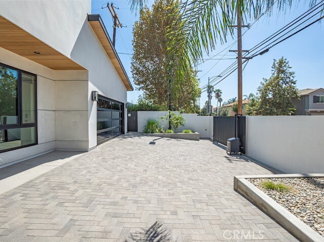 9242 Lemona Ave