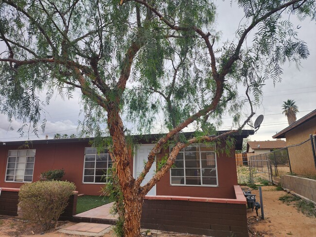 Front Look - 6024 Baileya Ave Unit 6024