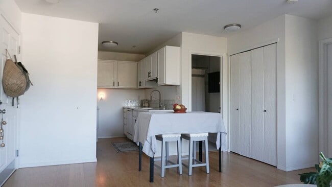 Photo - 3717 California Ave SW Unit 402