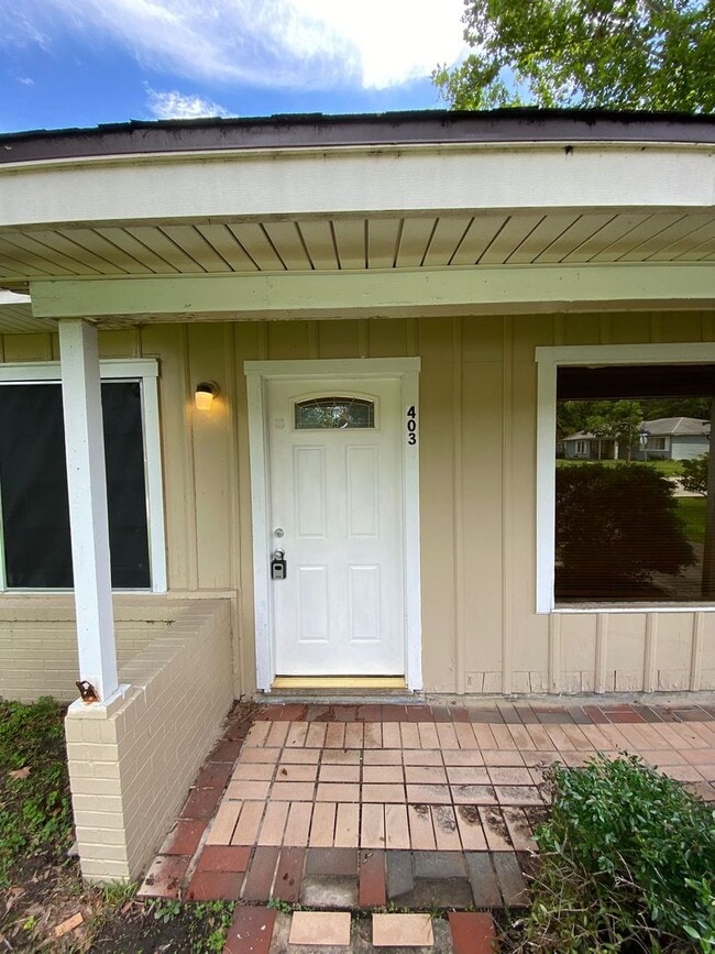 Photo - 403 Bluebonnet Dr