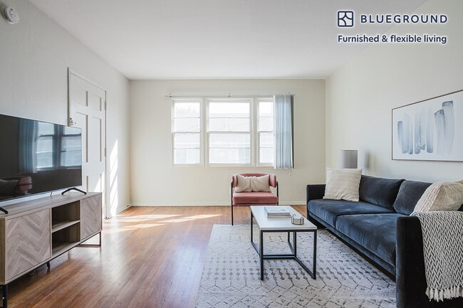 Building Photo - 605 Kelton Ave Rental
