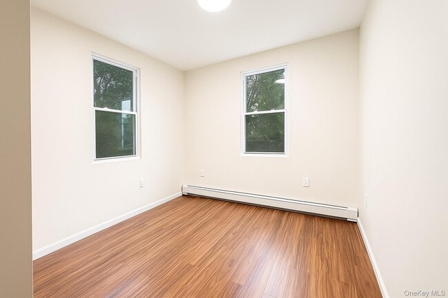 557 Van Nest Ave Unit 2