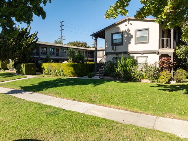 1851 Riverside Dr Glendale, CA 91201