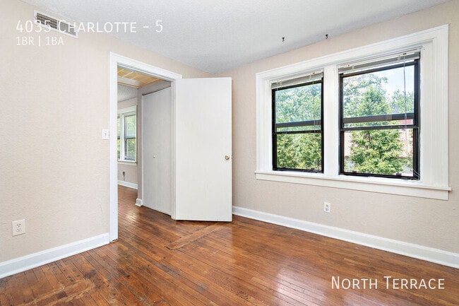 Building Photo - 4035 Charlotte-5 Unit 5