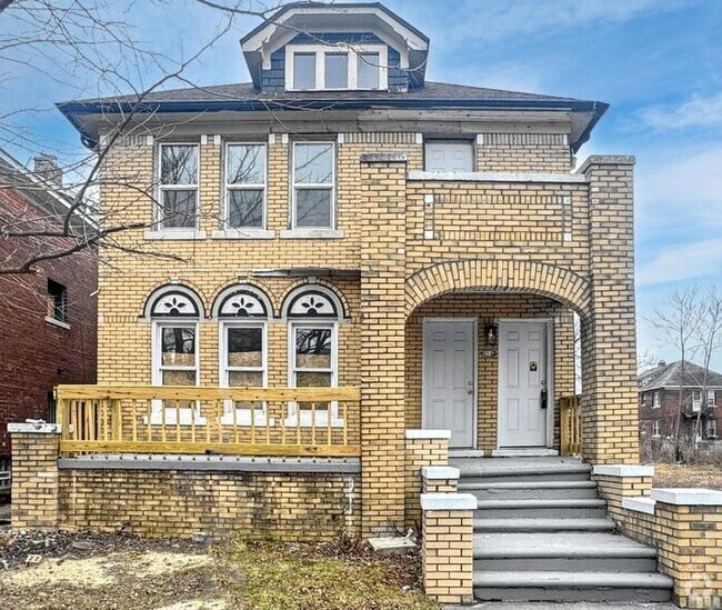 Building Photo - Adorable  3-Bedroom Duplex with Convenient... Rental
