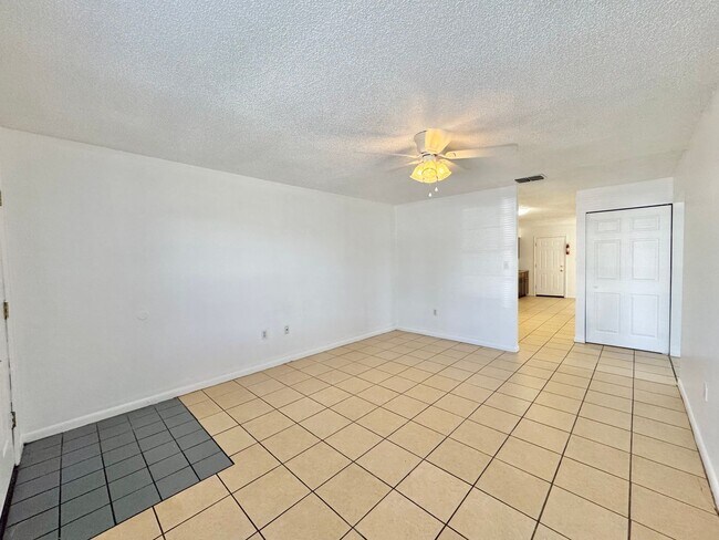 Photo - 2571-2575 Elm Ave Unit 2575