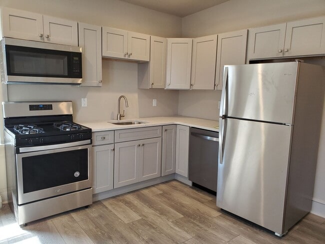 Building Photo - 448 W Orange St Unit Apt. 3