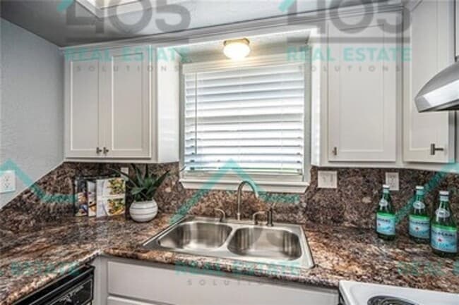 Photo - 4508 S Robinson Ave