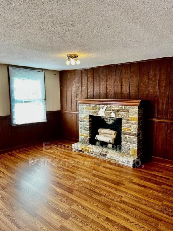 Photo - 103 Winterlochen Dr