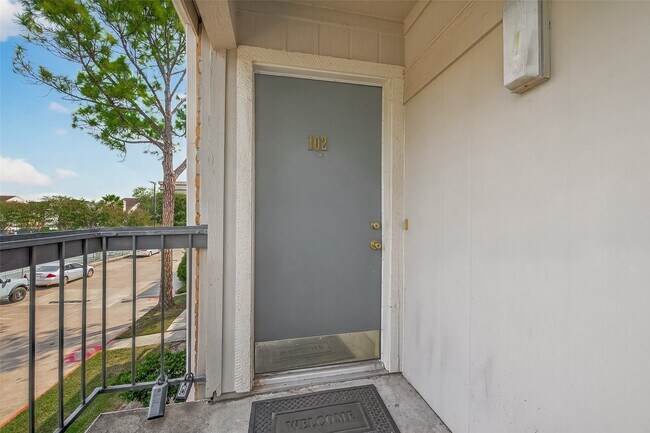 Photo - 7900 N Stadium Dr