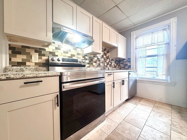 Building Photo - 14 Smythe St Unit 3