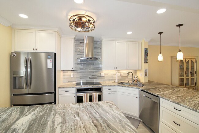 Photo - Bella Costa Seasonal Condo for Rent Unit 307