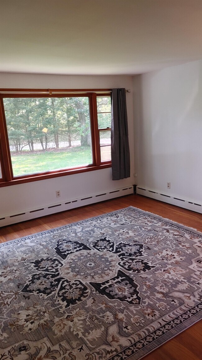 Photo - 335 Tolend Rd