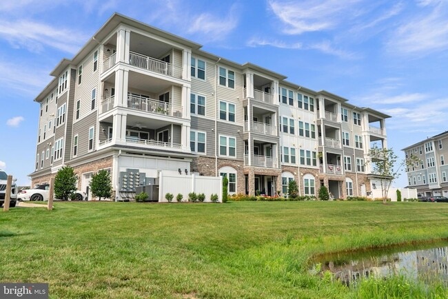 Building Photo - 190 Harrier Wy Unit 24