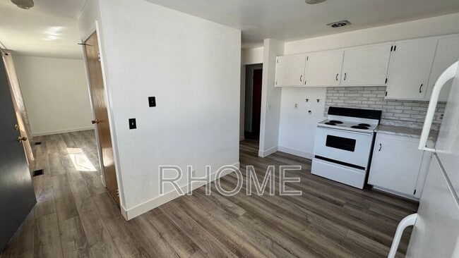 Photo - 267 W Center St