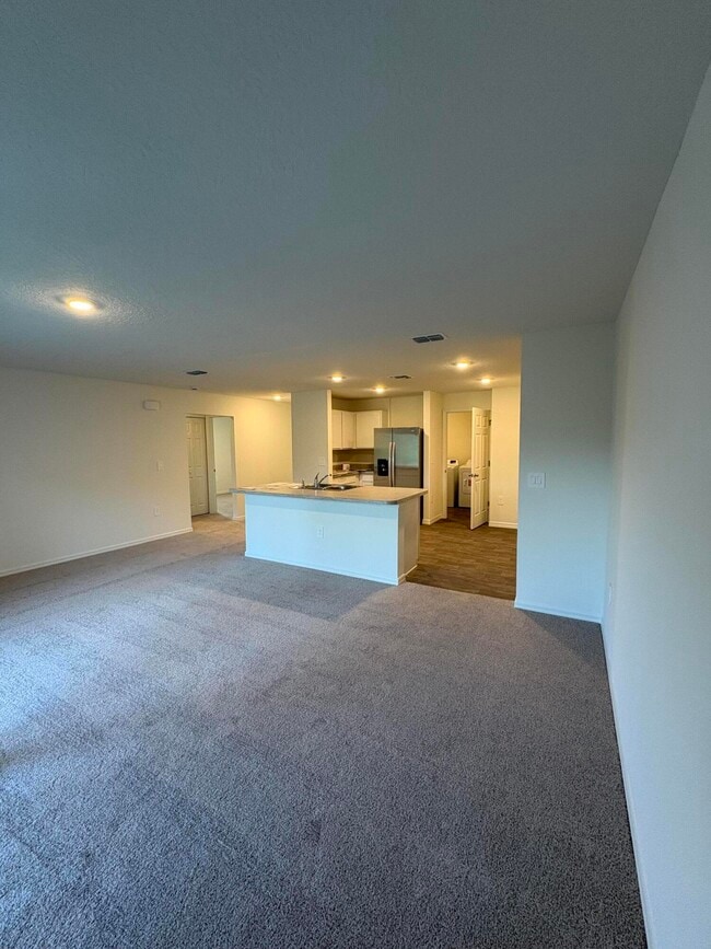 Photo - 295 Crescent SE St