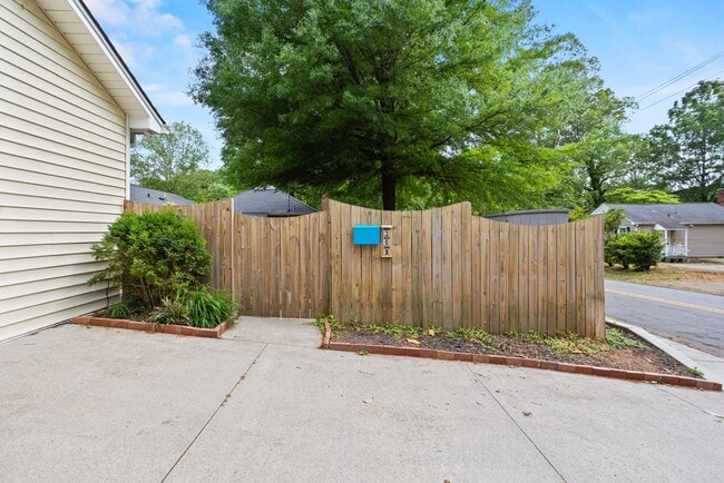 Photo - 2377 Westfield Ave Unit 309 Magnolia Street SW