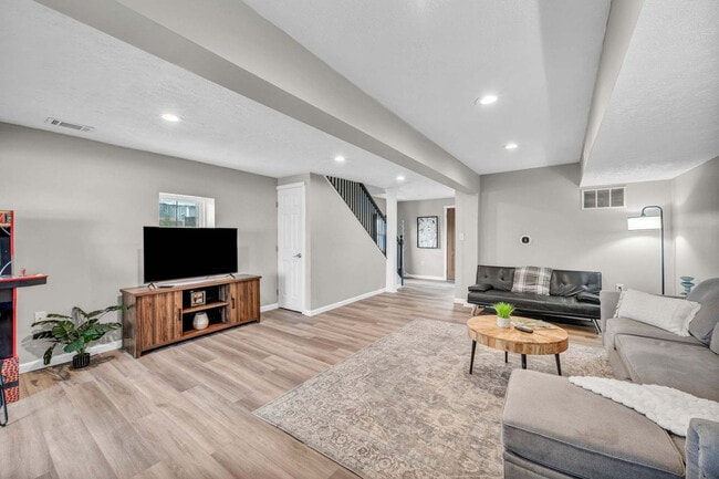 Photo - 829 Portage Lakes Drive Unit SI ID1496076P