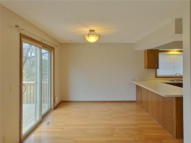 Photo - 4905 Independence St