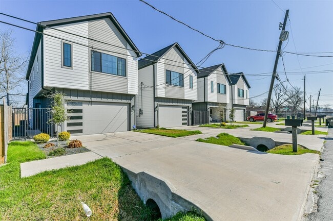 Photo - 4211 Nichols St