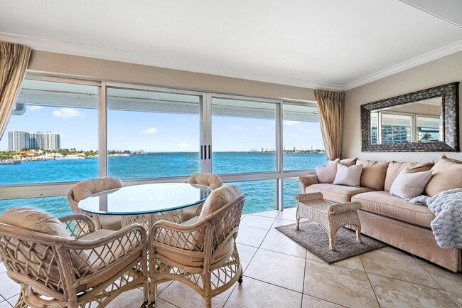 Building Photo - 400 Wilma Cir Unit 309