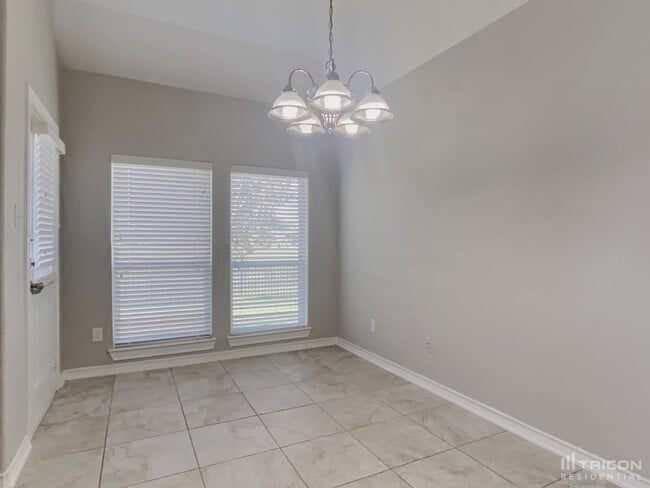 Building Photo - 2211 Leonetti Ln Rental