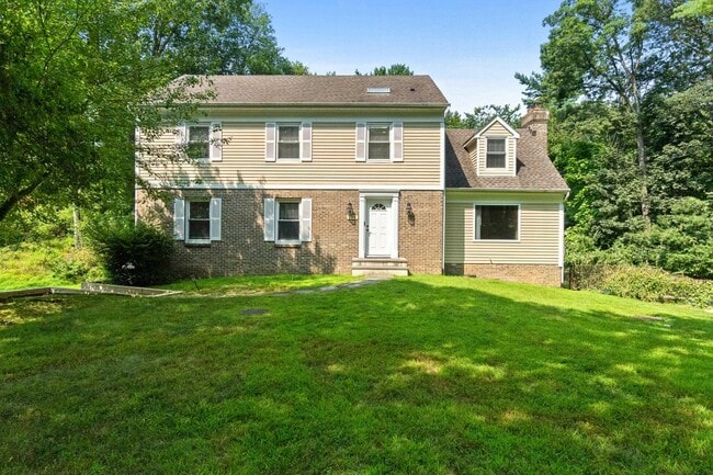 Photo - 215 Oak Ave