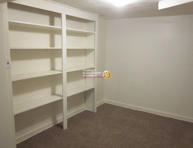Photo - 1 Bedroom Avenues Apt on B Street! All Utilities Included! Unidad #01