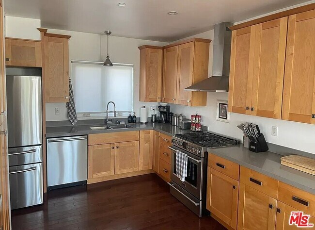 Photo - 3320 Two Tree Ave