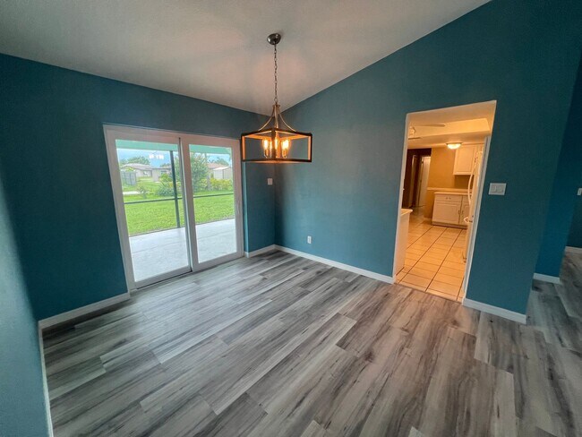 Photo - Annual ** Newly Renovated ** 3 Bedroom / 2...