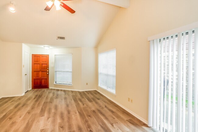 Photo - 1525 Miller Ave