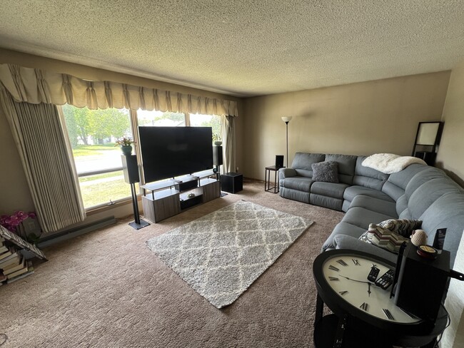 Photo - 415 1st Ave SE