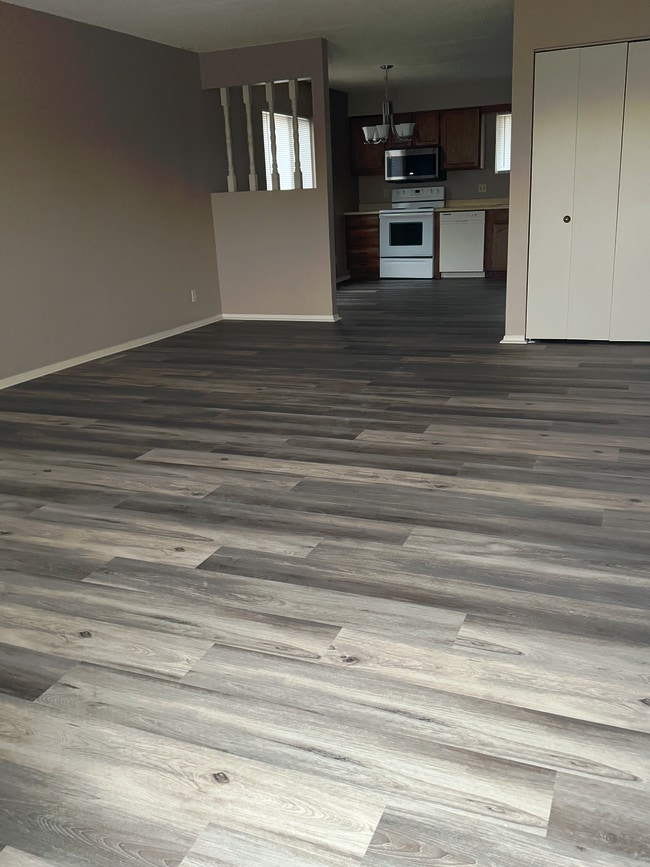 Photo - 309 N 6th Ave