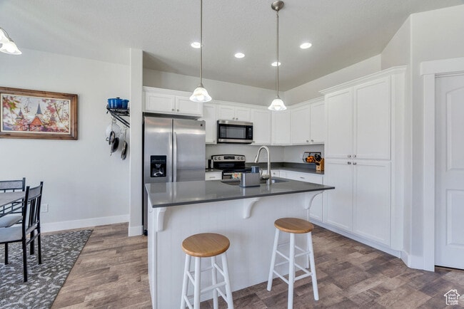 Photo - 219 W Silver Springs Dr