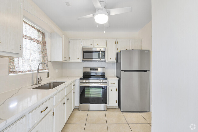 Building Photo - 5300 Washington St Unit #B223 Rental