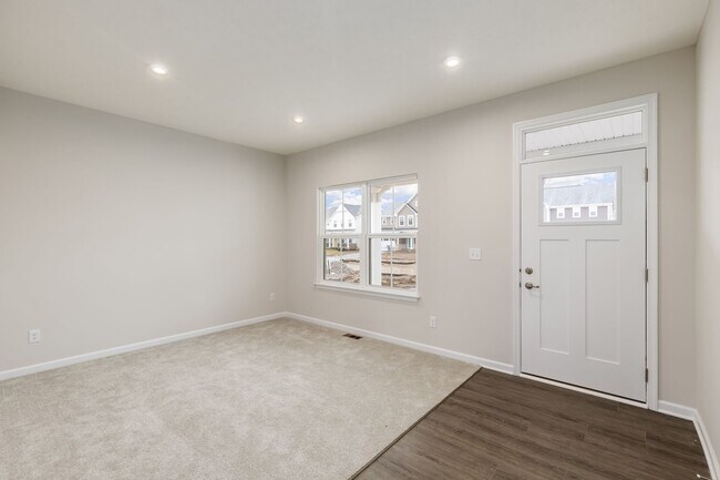 Photo - 303 Wyman Lk Dr