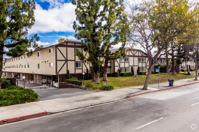 Stonehedge Apartments