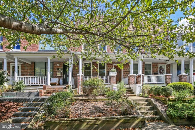 Photo - 119 N Peyton St