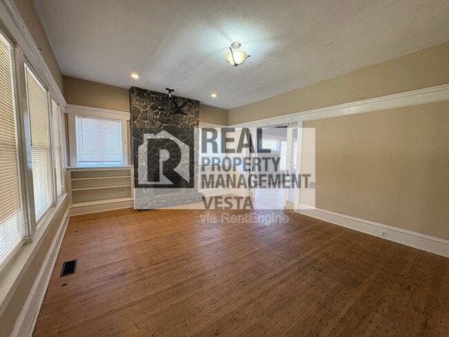 Building Photo - 2585 Napier Ave Unit A