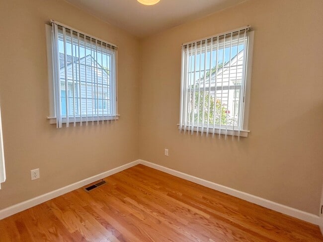 Photo - 3319 Williams Ave NE