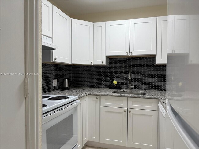 Photo - 1300 Moffett St Unit 308