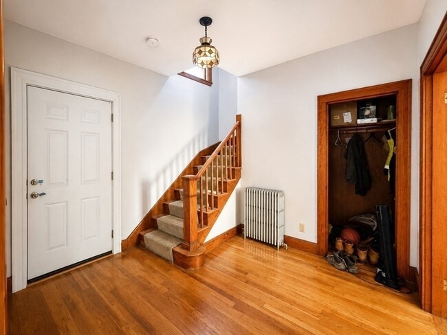 Photo - 1 Adirondack Pl