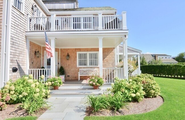 10 Brant Point Road