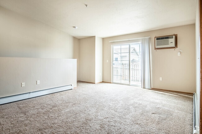 1BR, 1BA - 780SF - Living Room