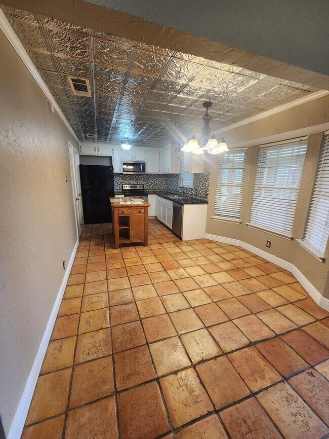 Photo - 3 bed 2 bath 2 car garage, move in ready!