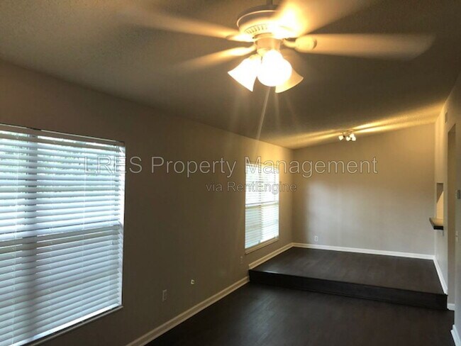 Photo - 1406 Northlake Dr Unit 1406