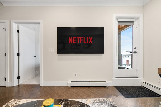 Photo - 2550 Battleford Ave SW Unit ID1314540P