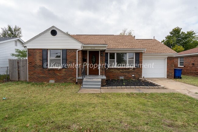 Photo - Wonderful 3BD/2BD Home minutes away from Quail Springs Mall & Chisholm Creek.