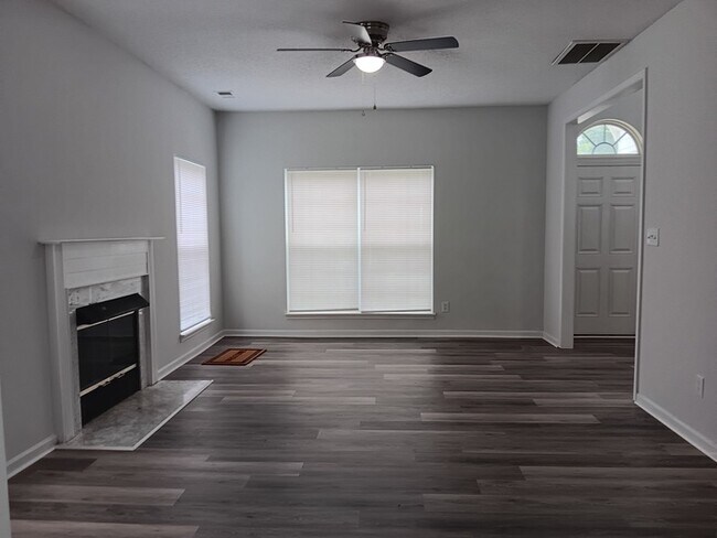 Photo - 2540 Governors Pointe Ct NE